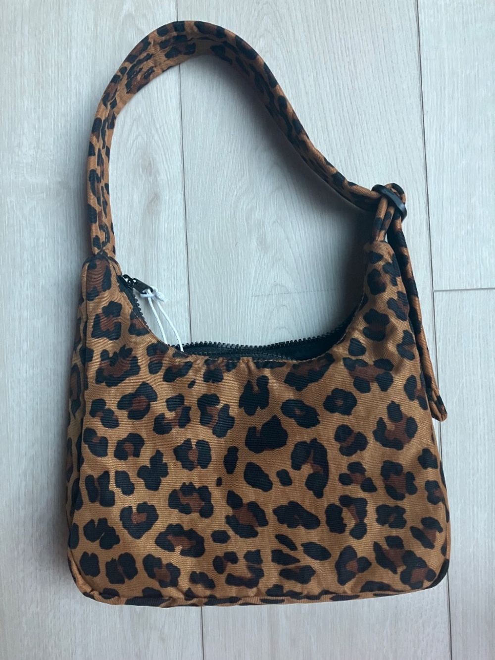 NWT Baggu Mini Nylon Shoulder Bag in Leopard - Picture 6 of 7